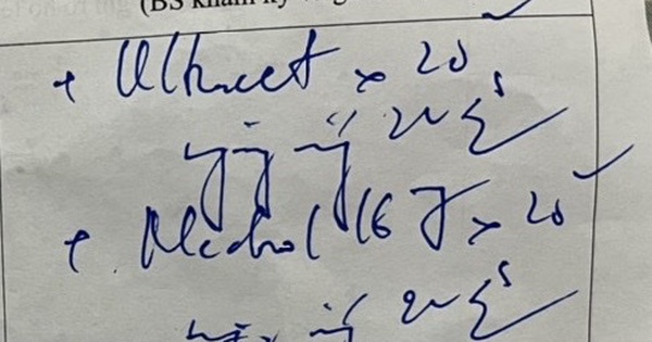 Bệnh nh&acirc;n &#039;bấn loạn&#039; khi đọc đơn thuốc viết tay