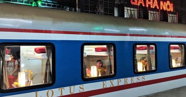 B&aacute;o &Uacute;c ca ngợi h&agrave;nh tr&igrave;nh của chuyến t&agrave;u Thống Nhất