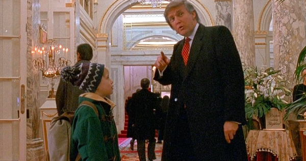 Đạo diễn 'Ở nh&agrave; một m&igrave;nh' kh&ocirc;ng cắt vai của &ocirc;ng Trump v&igrave; sợ bị trục xuất