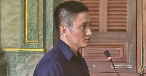 Cựu c&ocirc;ng an bắt đối tượng đưa về phường, chiếm đoạt 100 triệu đồng v&agrave; 1 ĐTDĐ