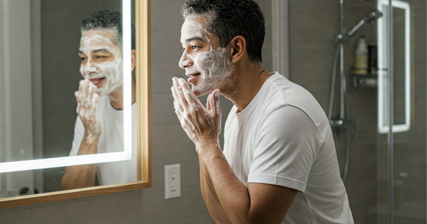 Chuy&ecirc;n gia chỉ ra th&oacute;i quen trước khi ngủ, gi&uacute;p l&agrave;n da s&aacute;ng, khỏe