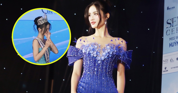 V&igrave; sao Hoa hậu &Yacute; Nhi bật kh&oacute;c trước thềm thi Hoa hậu Thế giới?