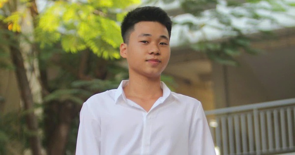 Gặp nam sinh h&aacute;t nhạc đỏ g&acirc;y b&atilde;o mạng: Nhiều bất ngờ