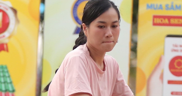 L&acirc;m Vỹ Dạ l&agrave;m điều đặc biệt cho người vợ chật vật nu&ocirc;i con khi chồng mất