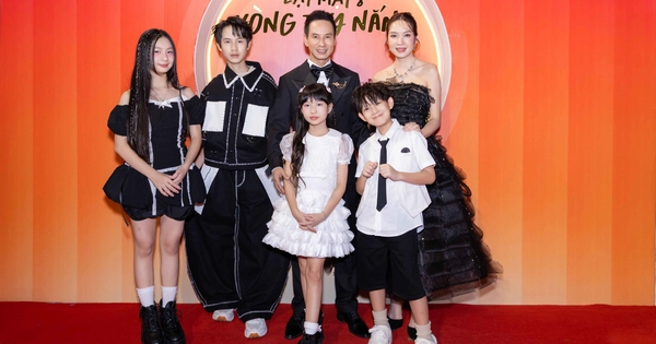 L&yacute; Hải - Minh H&agrave; c&ugrave;ng 4 con nổi bật tr&ecirc;n thảm đỏ 'Lật mặt 8'