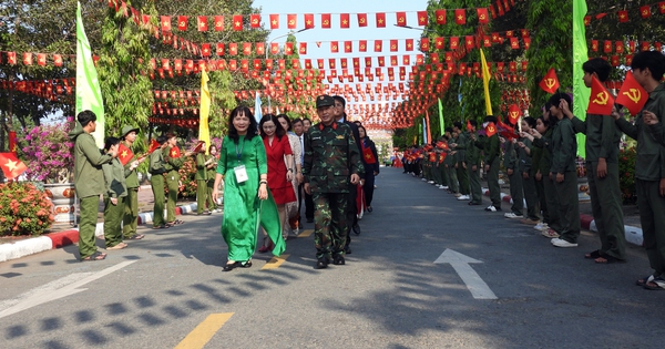 Kh&aacute;nh th&agrave;nh 'Đường cờ chiến thắng' mừng kỷ niệm 50 năm đất nước thống nhất