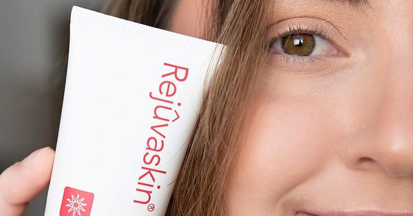 Top 10 kem chống nắng nhất định phải &ldquo;mua đi mua lại N lần&rdquo; cho tới gi&agrave;