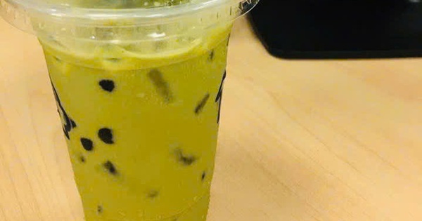 V&igrave; sao uống tr&agrave; sữa v&agrave; đồ uống nhiều đường g&acirc;y tăng c&acirc;n kh&ocirc;ng kiểm so&aacute;t?