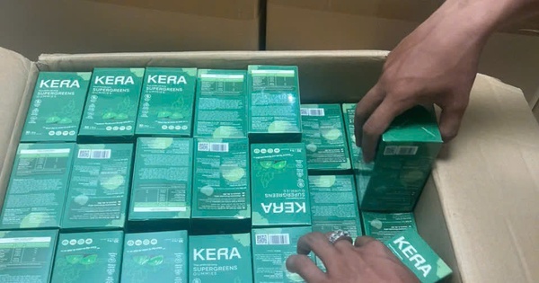 Thu giữ hơn 24.000 hộp kẹo rau củ Kera tại trụ sở C&ocirc;ng ty Chị Em Rọt