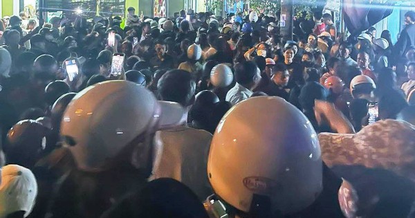 Vụ &lsquo;mẹ giết con' ở Quảng Nam: Cả ng&agrave;n người tập trung theo d&otilde;i dựng lại hiện trường