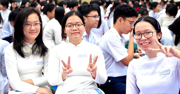 TP.HCM đang dạy học 2 buổi/ng&agrave;y thế n&agrave;o từ lớp 6 tới lớp 12?