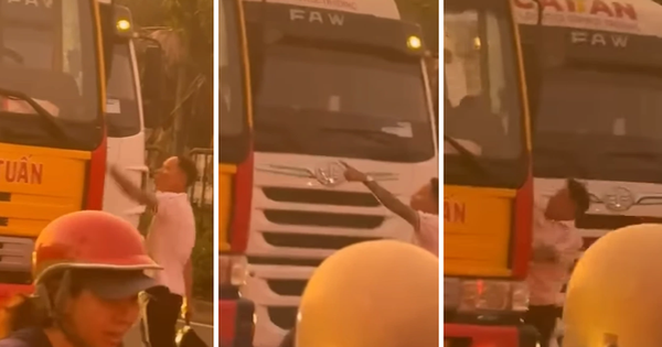 Tr&iacute;ch xuất camera l&agrave;m r&otilde; vụ đập vỡ k&iacute;nh xe cứu hộ ở cửa ng&otilde; t&acirc;y bắc