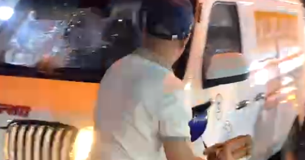 L&agrave;m r&otilde; vụ đập vỡ k&iacute;nh &ocirc; t&ocirc; ở TP.HCM