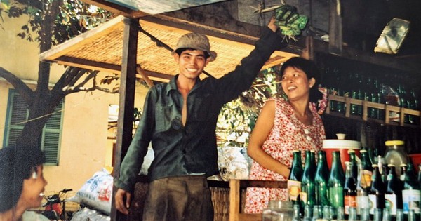 Kh&aacute;ch Anh kể h&agrave;nh tr&igrave;nh kh&aacute;m ph&aacute; Việt Nam &#039;si&ecirc;u thực&#039; v&agrave;o năm 1994