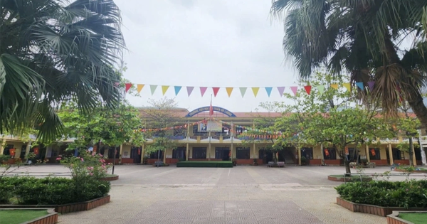 12 học sinh nghi bị ngộ độc sau khi ăn cơm nắm mua gần cổng trường