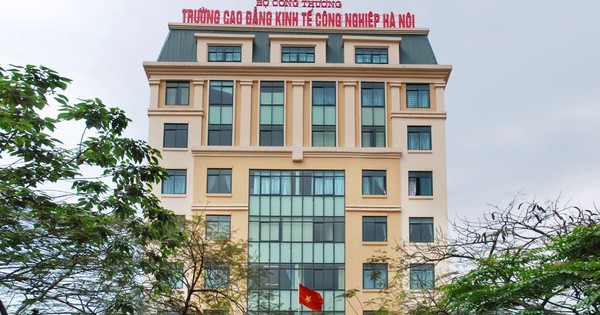 S&aacute;p nhập 2 trường cao đẳng v&agrave;o 2 trường đại học