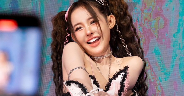 Mặc phản cảm và loạt ồn ào của hot girl Ngân 98