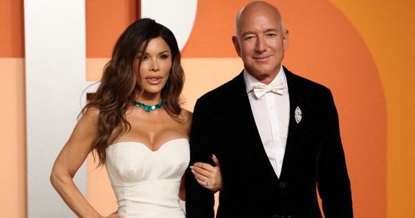 Vợ sắp cưới tỉ phú Jeff Bezos ký hợp đồng tiền hôn nhân