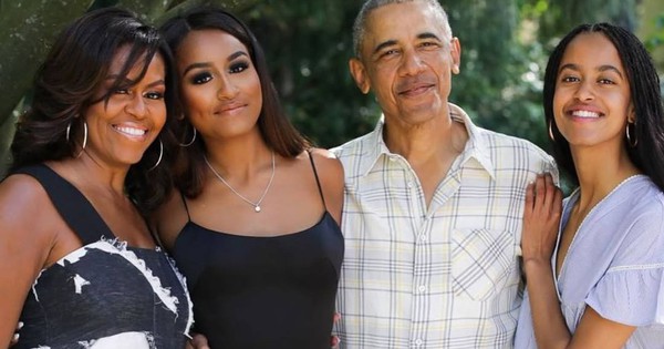 Michelle Obama tiết lộ lý do con gái bỏ họ cha