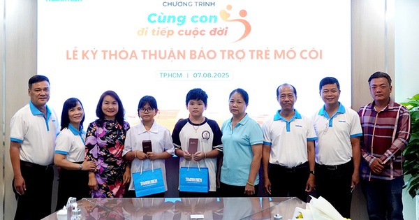 Xúc động lễ ký kết bảo trợ lâu dài cho hai trẻ mồ côi