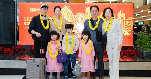 Phú Quốc, Gia Lai tưng bừng đón chuyến bay 'xông đất' đầu năm