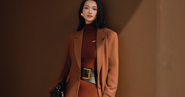 Diện trang phục sắc nâu sang trọng không cần phô trương