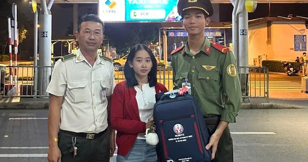 Công an sân bay Tân Sơn Nhất tìm được vàng, tiền cho khách chỉ sau 3 giờ thất lạc