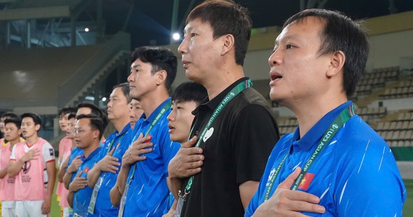 Ông Kim dùng mỗi cầu thủ như một quân bài chiến lược, U.23 Việt Nam nguy hiểm ở từng vị trí