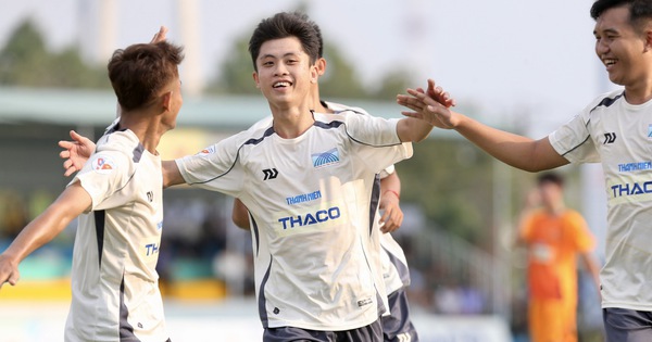 Cú đúp đầu tiên ở vòng loại Tây Nam bộ TNSV THACO cup 2026, tác giả thần tượng Neymar