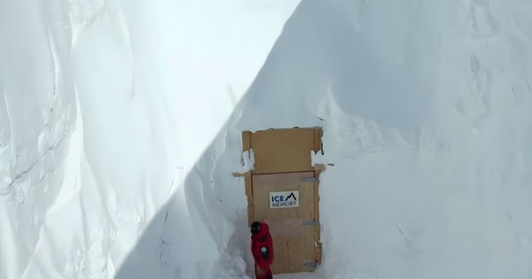 Lần đầu tiên trong lịch sử, con người phải xây 'két sắt' để lưu trữ băng