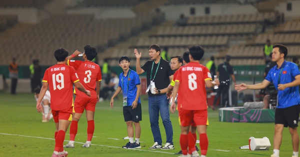 Thống kê cực bất ngờ, hành trình thầy Kim đang đi giống hệt thầy Park ở điểm này nhưng…