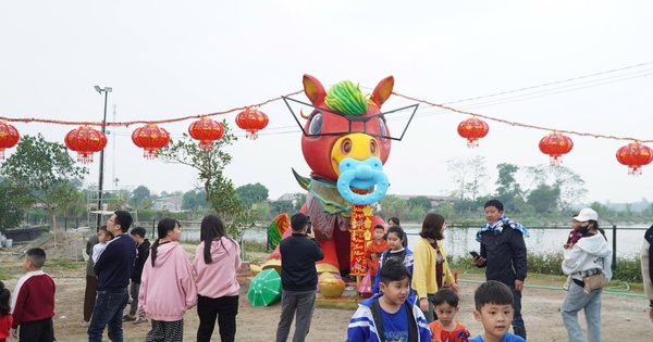 Hào hứng check-in cùng linh vật 'Ngựa Vui Vẻ' miễn phí dịp nghỉ Tết Dương lịch 2026