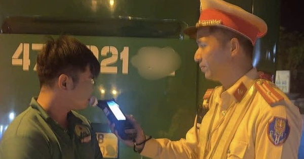 Đà Nẵng: Xử lý nhiều tài xế xe khách uống rượu bia, dương tính ma túy dịp Tết dương lịch