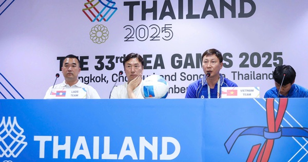 Bại tướng của Kim Sang-sik chia tay đội tuyển và U.23 Lào, chưa lộ diện người trám chỗ