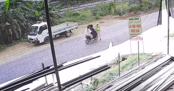 Xe máy chở 3 lao vào chiến sĩ cảnh sát giao thông đang làm nhiệm vụ