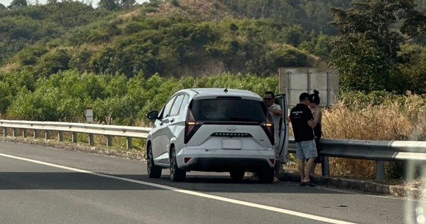 Dừng, đỗ xe ở làn khẩn cấp trên cao tốc: Bật đèn hazard liệu có đủ?
