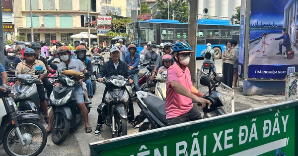 Metro cho gửi xe qua đêm: Người dân cần lưu ý điều gì?