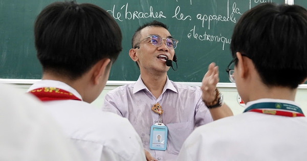 Thầy giáo Võ Trường Toản 2025: 18 năm truyền lửa tiếng Pháp bằng công nghệ AI