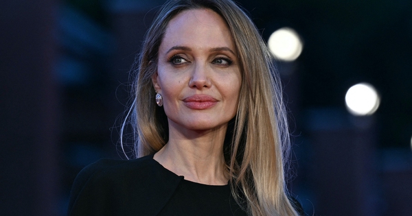Lý do Angelina Jolie rời bỏ cuộc sống hào nhoáng ở Hollywood?
