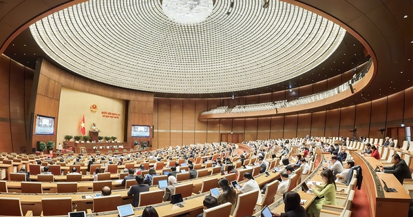 Khơi th&ocirc;ng điểm nghẽn thể chế