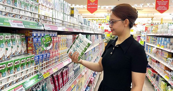 TP.HCM khen thưởng 34 phường, xã và 16 doanh nghiệp nộp ngân sách trên 3.000 tỉ đồng