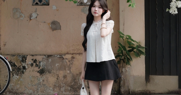 Chân váy đen đơn giản nhưng tạo nét phá cách
