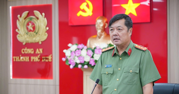 Tân giám đốc Công an thành phố Huế công bố đường dây nóng, hoạt động 24/24