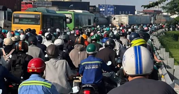 Kẹt xe nghiêm trọng qua cầu Đồng Nai sáng nay, có người 'chôn chân' gần 2 giờ