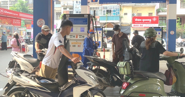 Giá xăng dầu mới nhất, áp dụng từ 15 giờ hôm nay 1.10