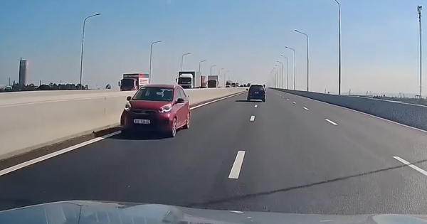 Tài xế phóng ô tô ngược chiều trên cao tốc bị CSGT xử phạt gần 40 triệu