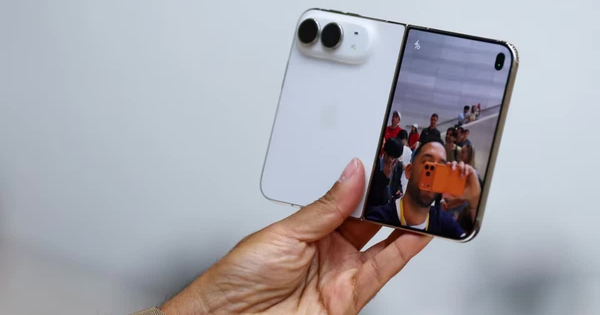 iPhone Duo đối mặt loạt đối thủ Android có pin lớn, camera tốt hơn