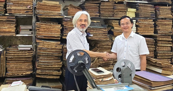 Người giữ ký ức qua hơn 600.000 tờ báo