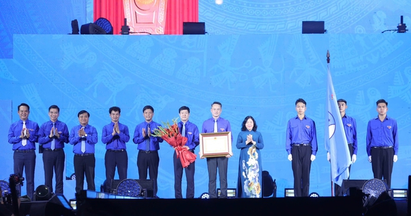 Hội Liên hiệp thanh niên Việt Nam đón nhận Huân chương Lao động hạng nhất