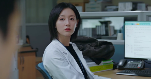 Lý do phim mới của 'nữ thần' Kim Ji Won vừa lên sóng đã gây sốt